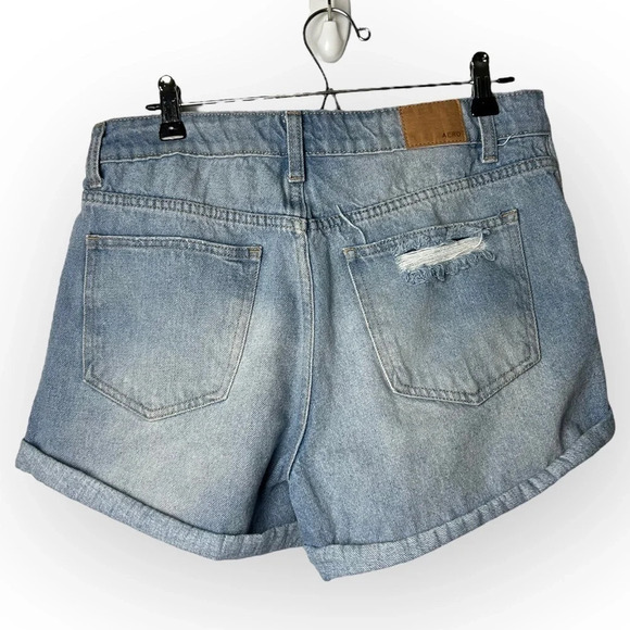 Aeropostale Light  Blue Denim Distressed Mom Short - Picture 2 of 6